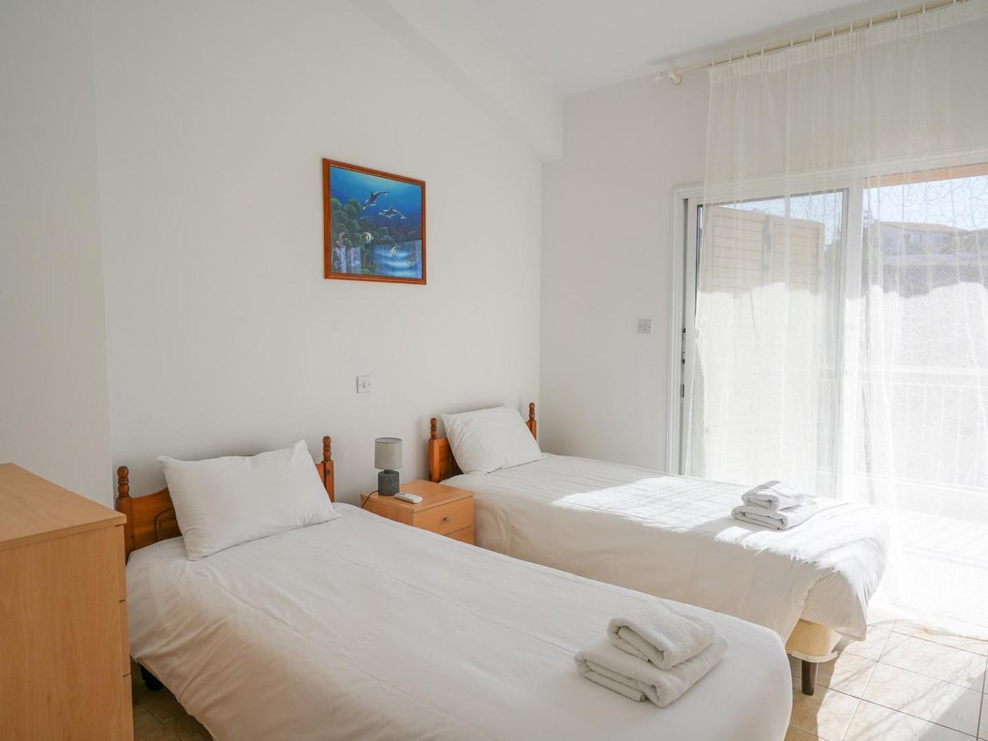 Resitour - Regina Gardens Apartment Paphos Exterior photo