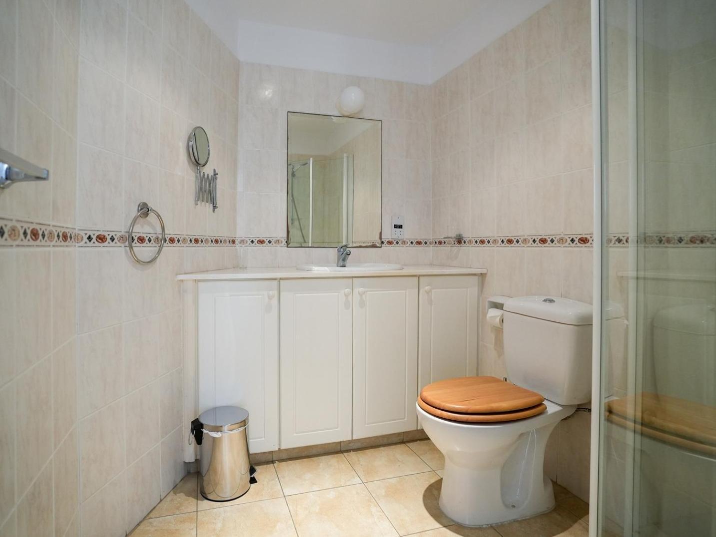 Resitour - Regina Gardens Apartment Paphos Exterior photo